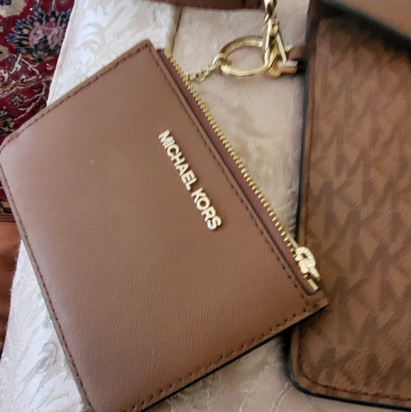 Michael Kors Tote Bag and Matching Wallet NWOT - Picture 2 of 8